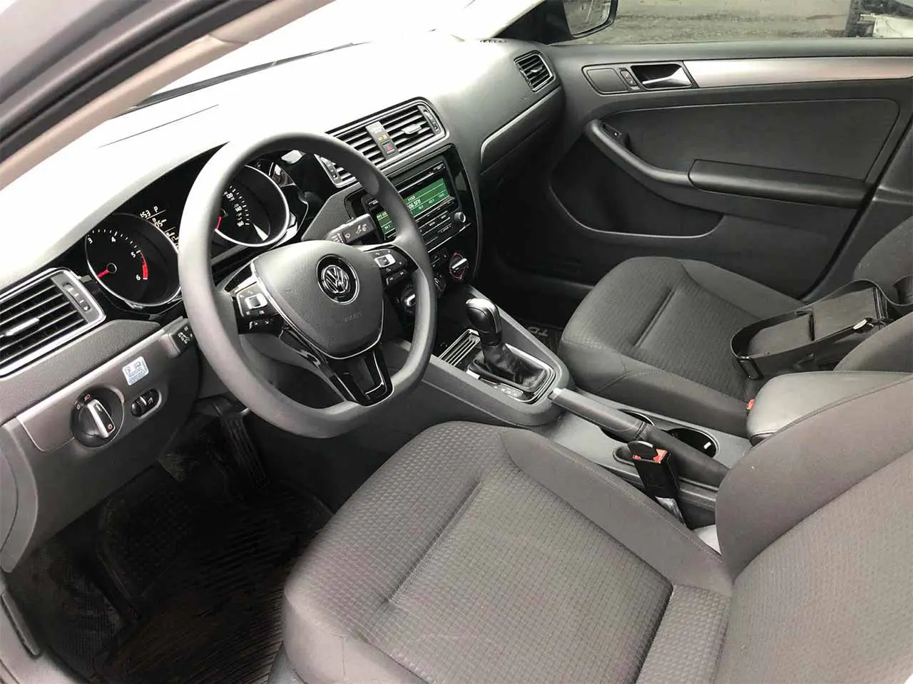 Прокат авто Volkswagen Jetta