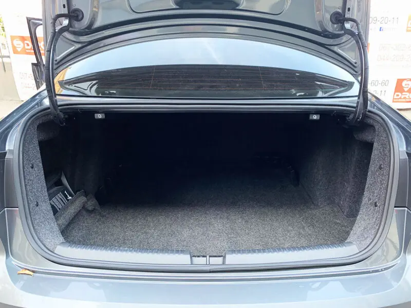 Прокат авто Volkswagen Jetta