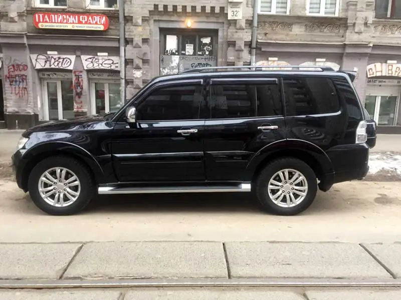 Прокат внедорожника Mitsubishi Pajero Wagon