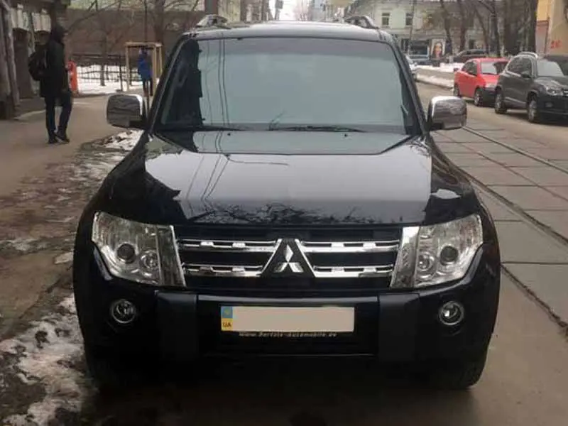 Прокат внедорожника Mitsubishi Pajero Wagon