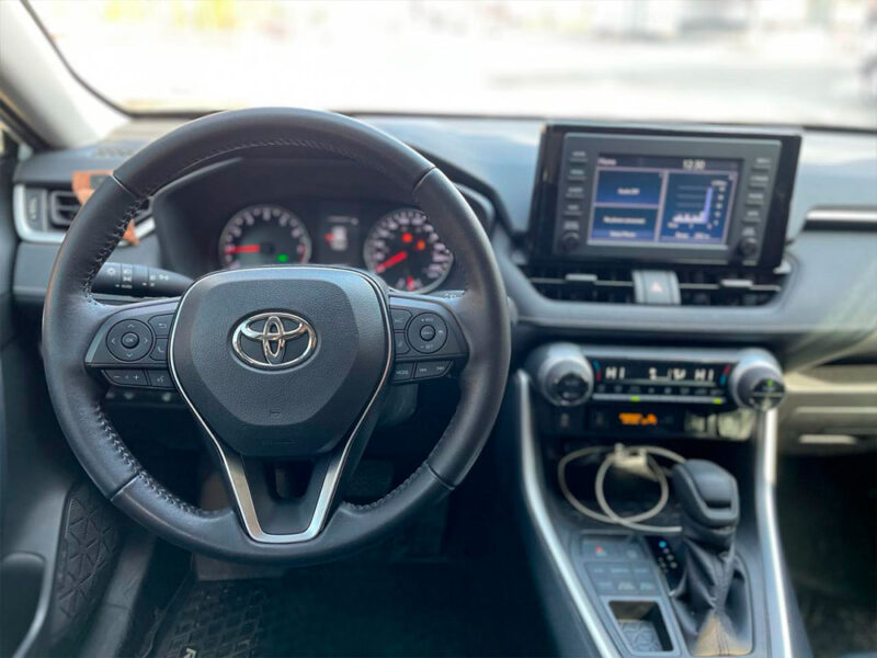 Прокат авто Toyota RAV4 2021